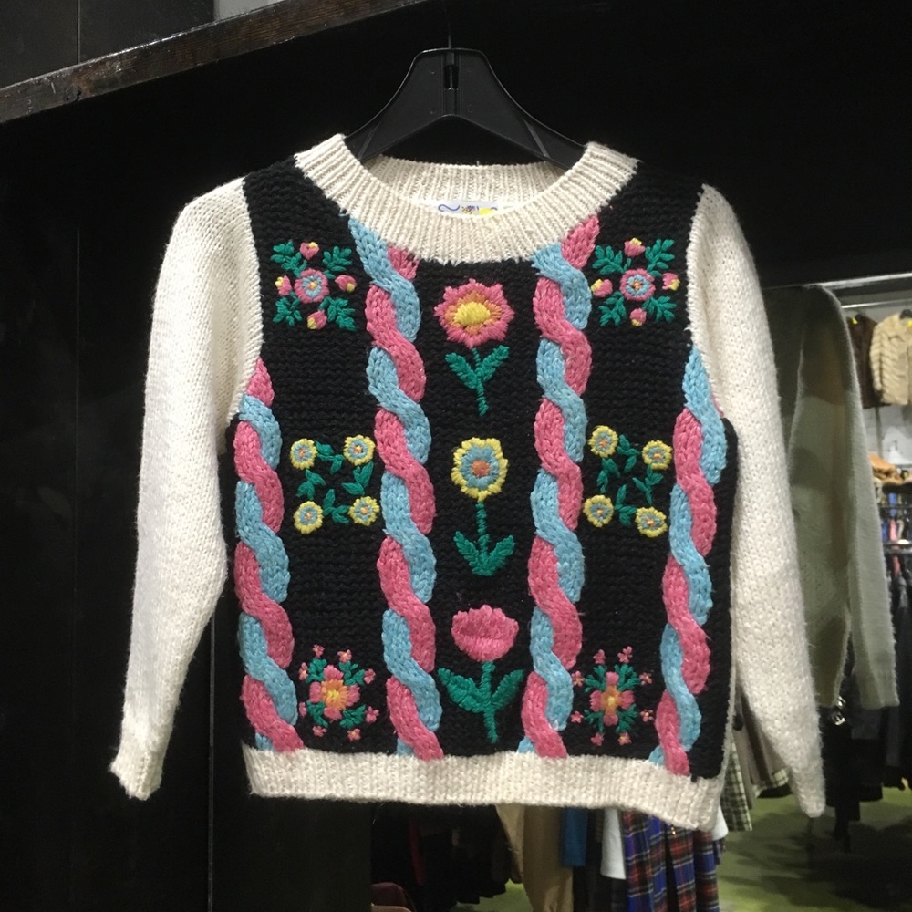 Vintage Floral Sweater!
